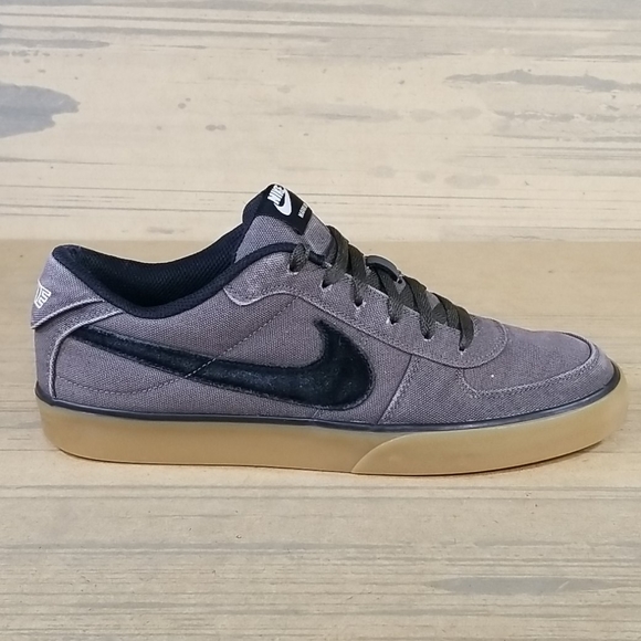 nike mavrk low